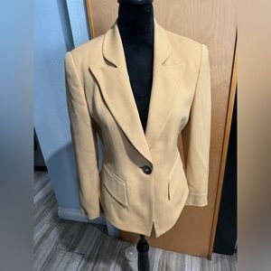 Women’s Tahari blazer